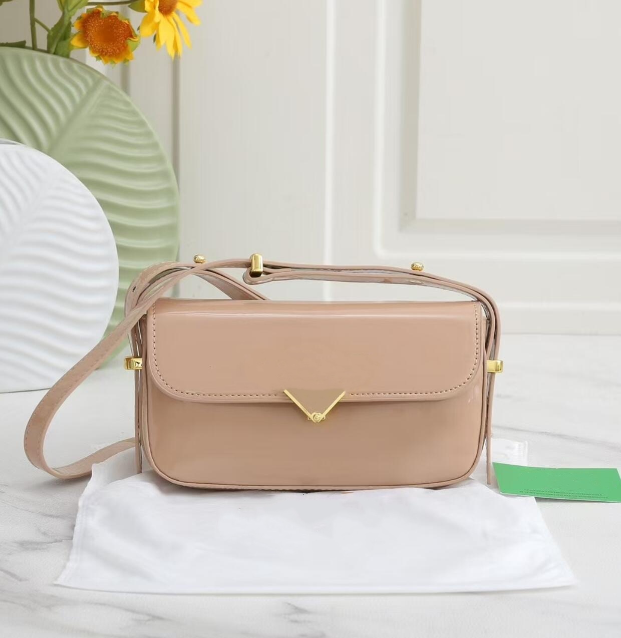 High-Quality Black Leather Tot - Women Bags Prada 리뷰 및 가격