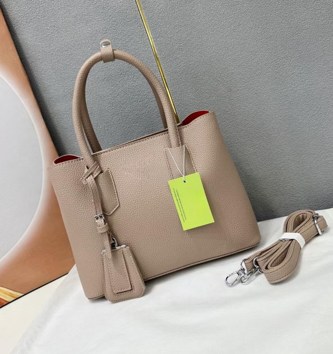 Black Grained Leather Tote Bag - Women Bags Prada 리뷰 및 가격