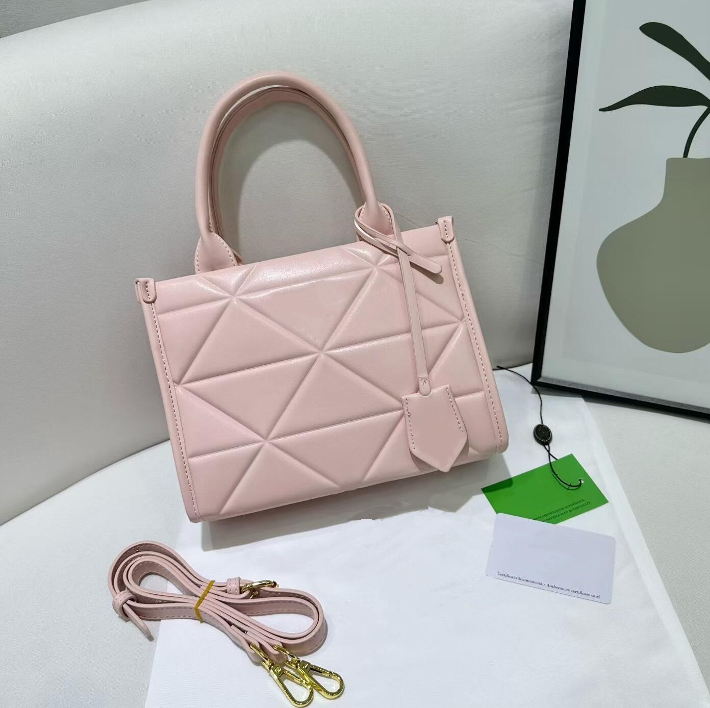 Black Grained Leather Top Hand - Women Bags Prada 리뷰 및 가격